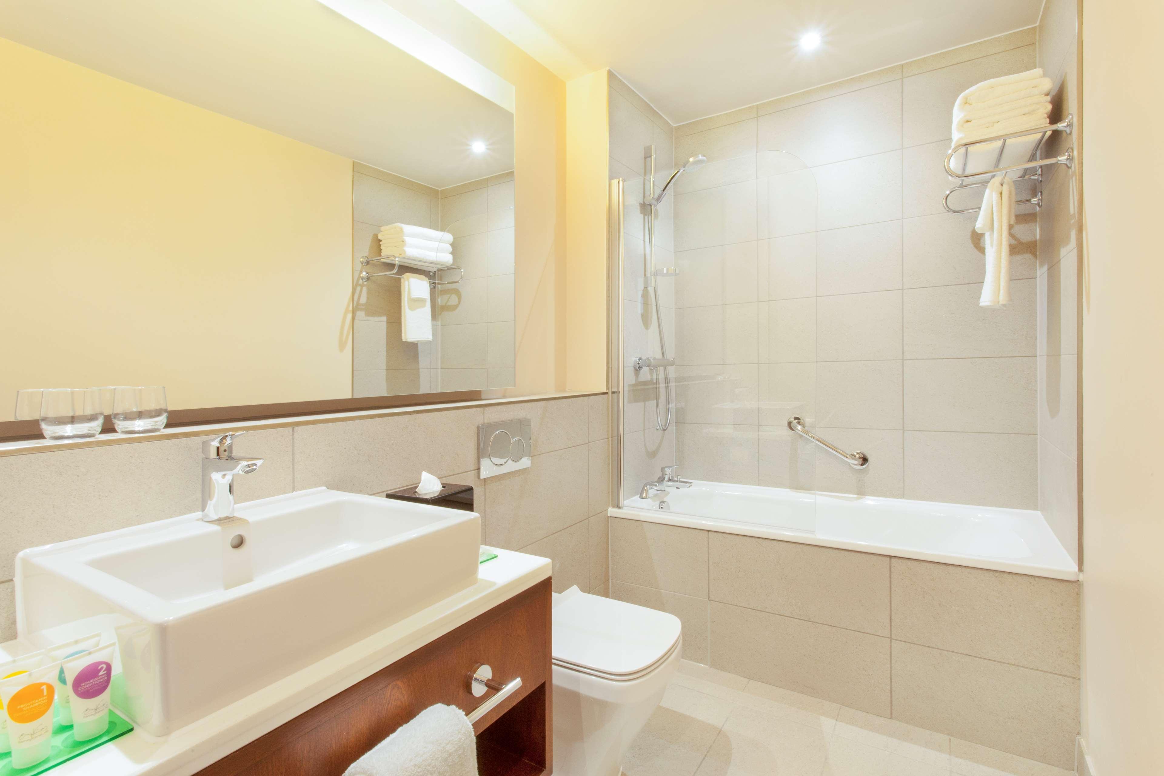 Hyatt Place West London Hayes Hillingdon Exterior foto